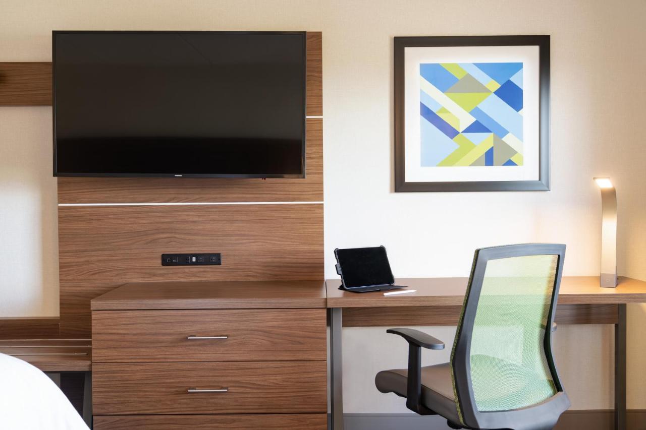Holiday Inn Express - Plattsburgh By Ihg Exterior foto