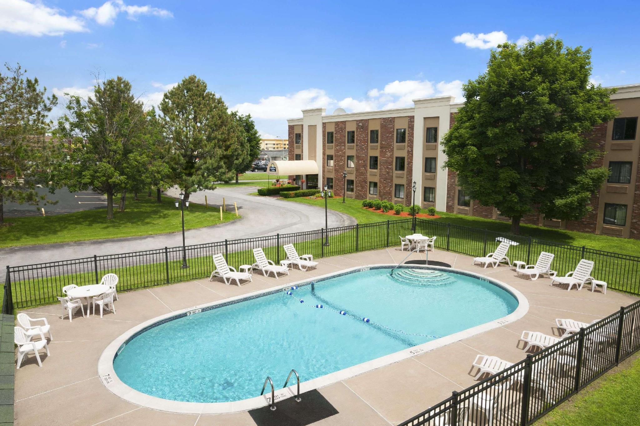 Holiday Inn Express - Plattsburgh By Ihg Exterior foto