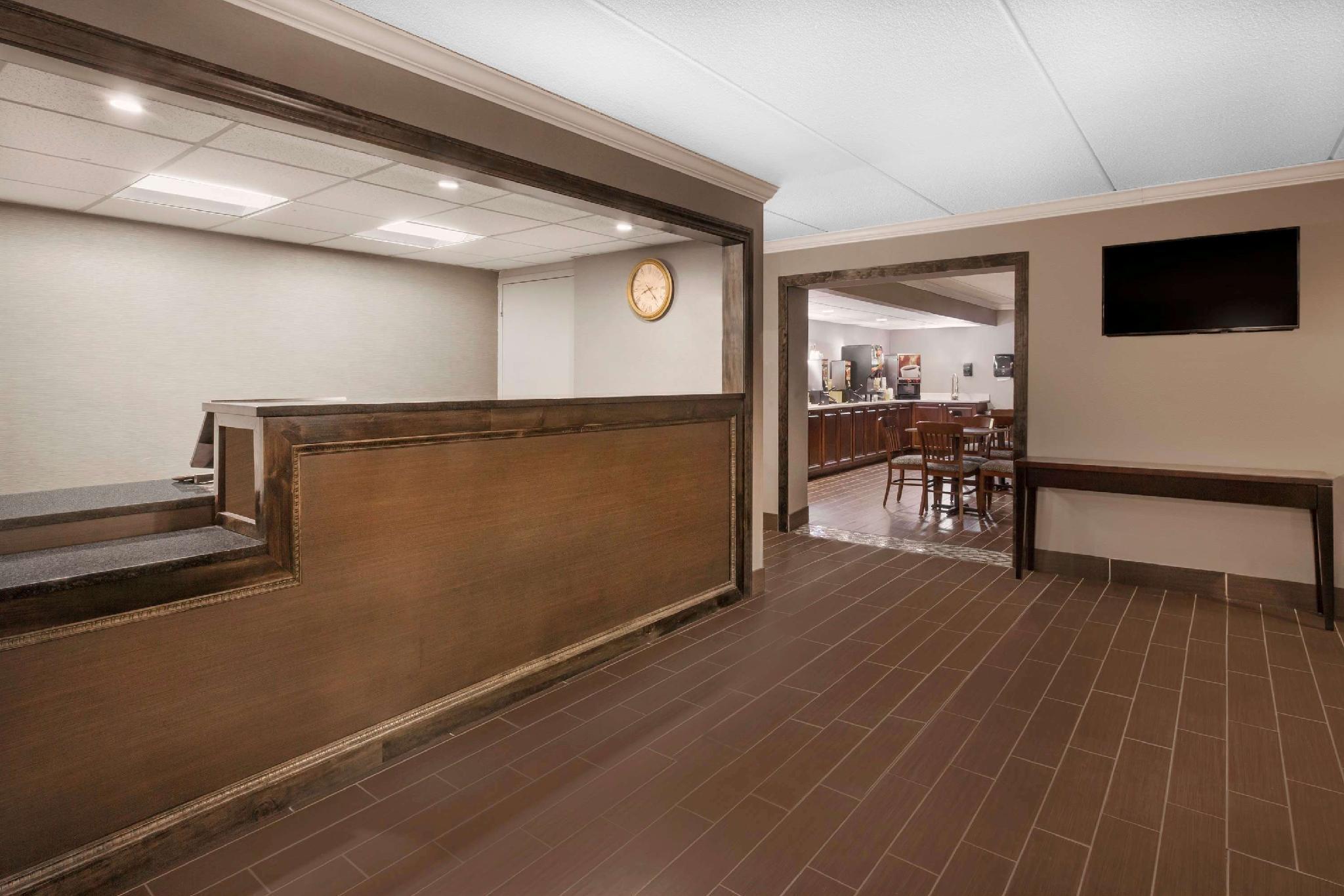 Holiday Inn Express - Plattsburgh By Ihg Exterior foto