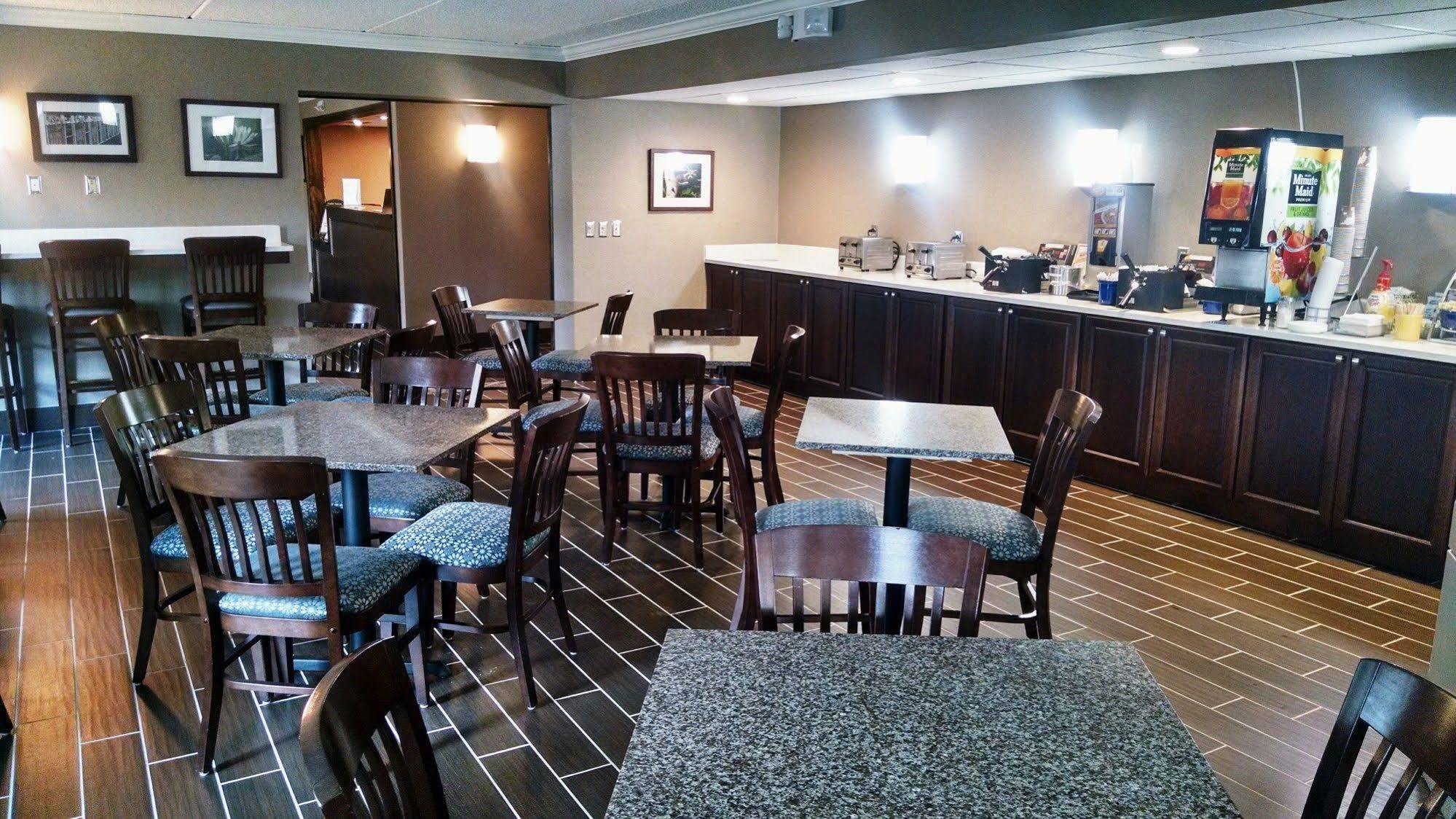 Holiday Inn Express - Plattsburgh By Ihg Exterior foto